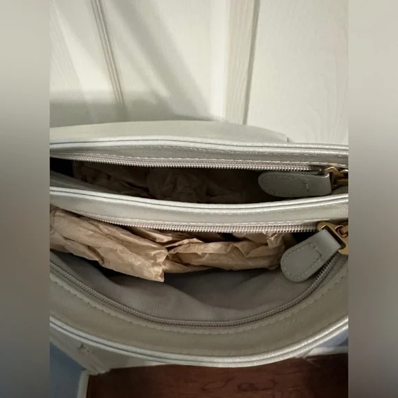 NWT SAS Leather Crossbody / Shoulder Bag in Dawn Pearl Bone Made in USA - Picture 5 of 8